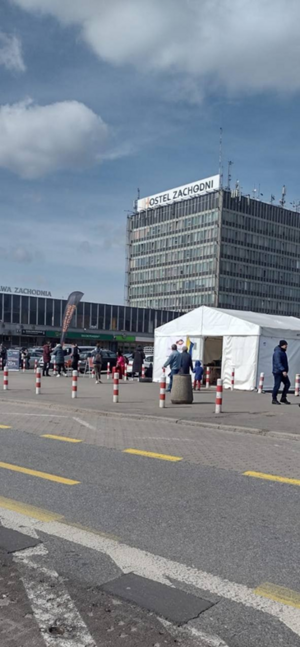 Палатка волонтеров.png